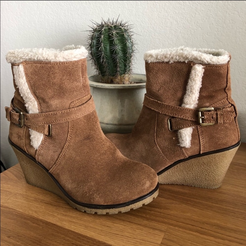 Sketchers Sherpa Lined Bootie Wedges